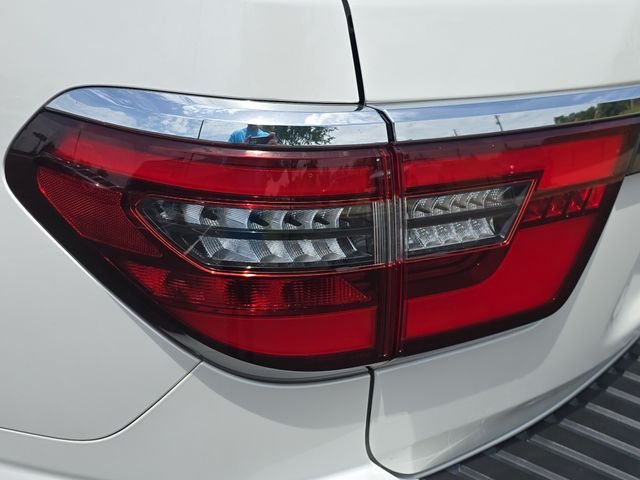 Used 2023 White Nissan SV image 14