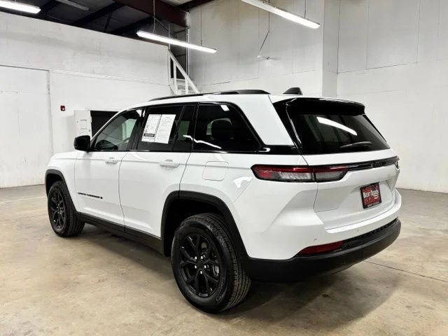 Used 2025 White Jeep Altitude X image 5