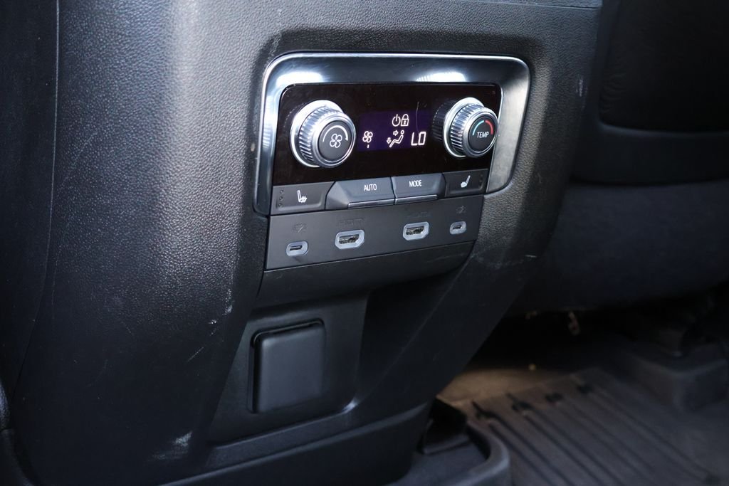 2024 GMC Yukon Denali Ultimate - Photo 49