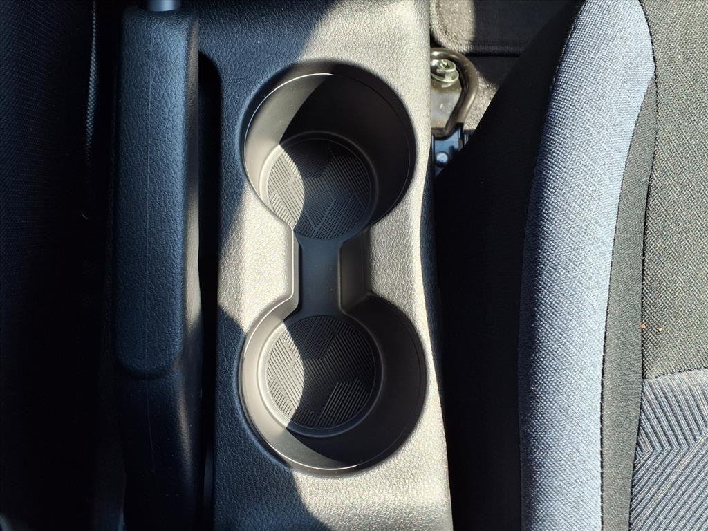 2025 Nissan Versa Sedan SV - Photo 19