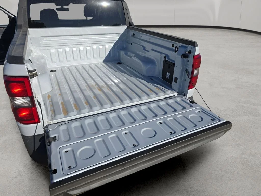 New 2026 Space White Metallic Ford XLT image 31