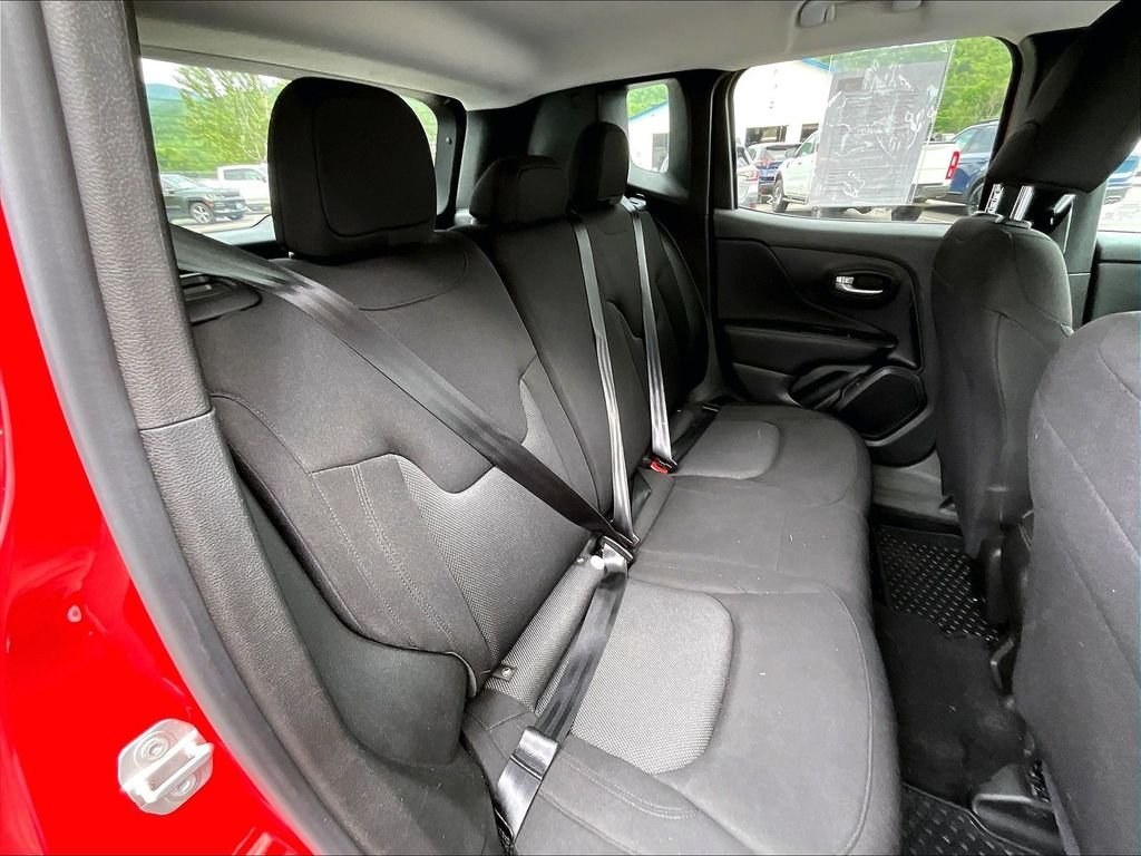 Used 2023 Colorado Red Clearcoat Jeep Latitude image 16