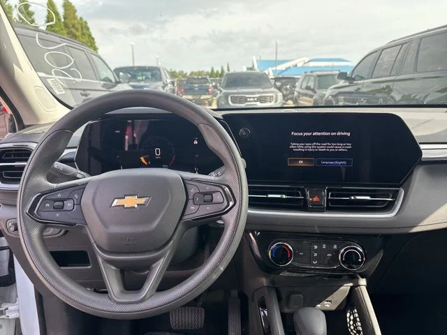 Used 2025 White Chevrolet LT image 11