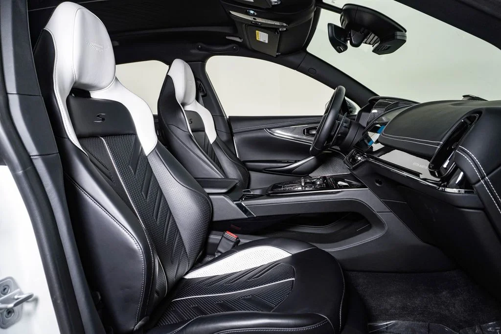 Used 2026 Q Neutron White Aston Martin S image 18
