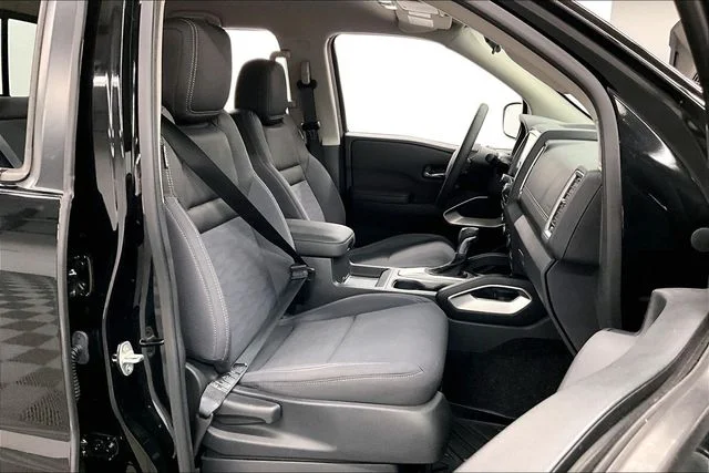 Used 2022 Super Black Nissan SV image 8