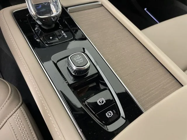 2026 Volvo XC90 Plus - Photo 22