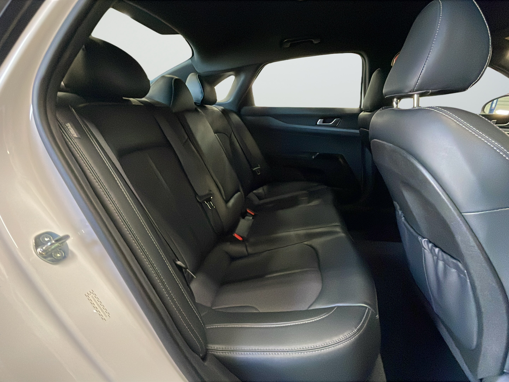 Used 2023 White Kia GT-Line image 25