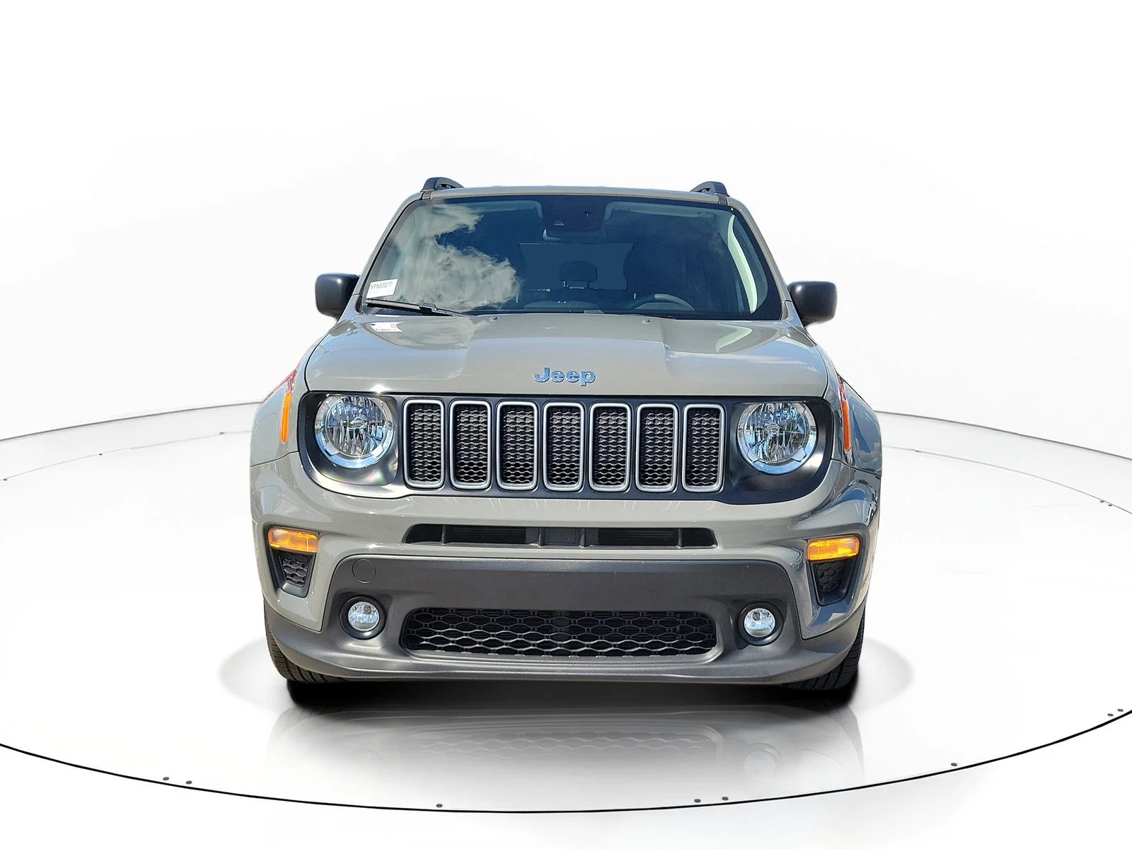 Used 2022 Sting-Gray Clearcoat Jeep Latitude image 2