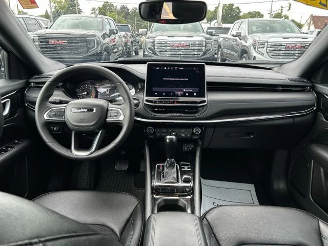 Used 2025 Silver Jeep Latitude image 23