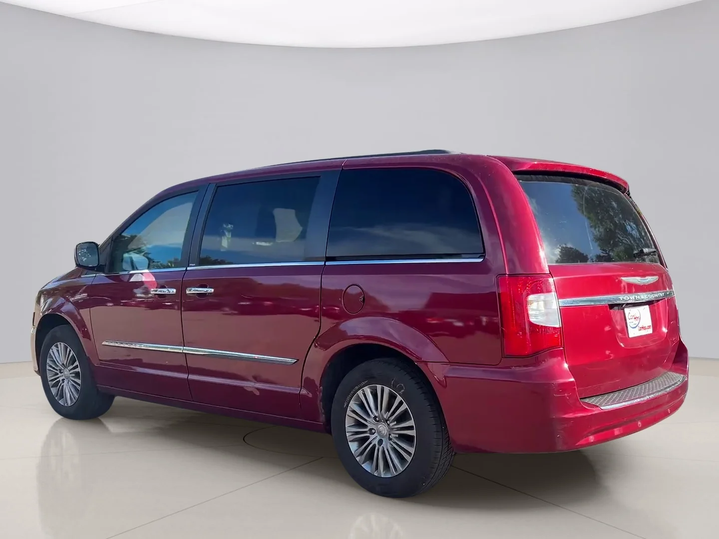 Used 2014 Red Chrysler TOURING image 3