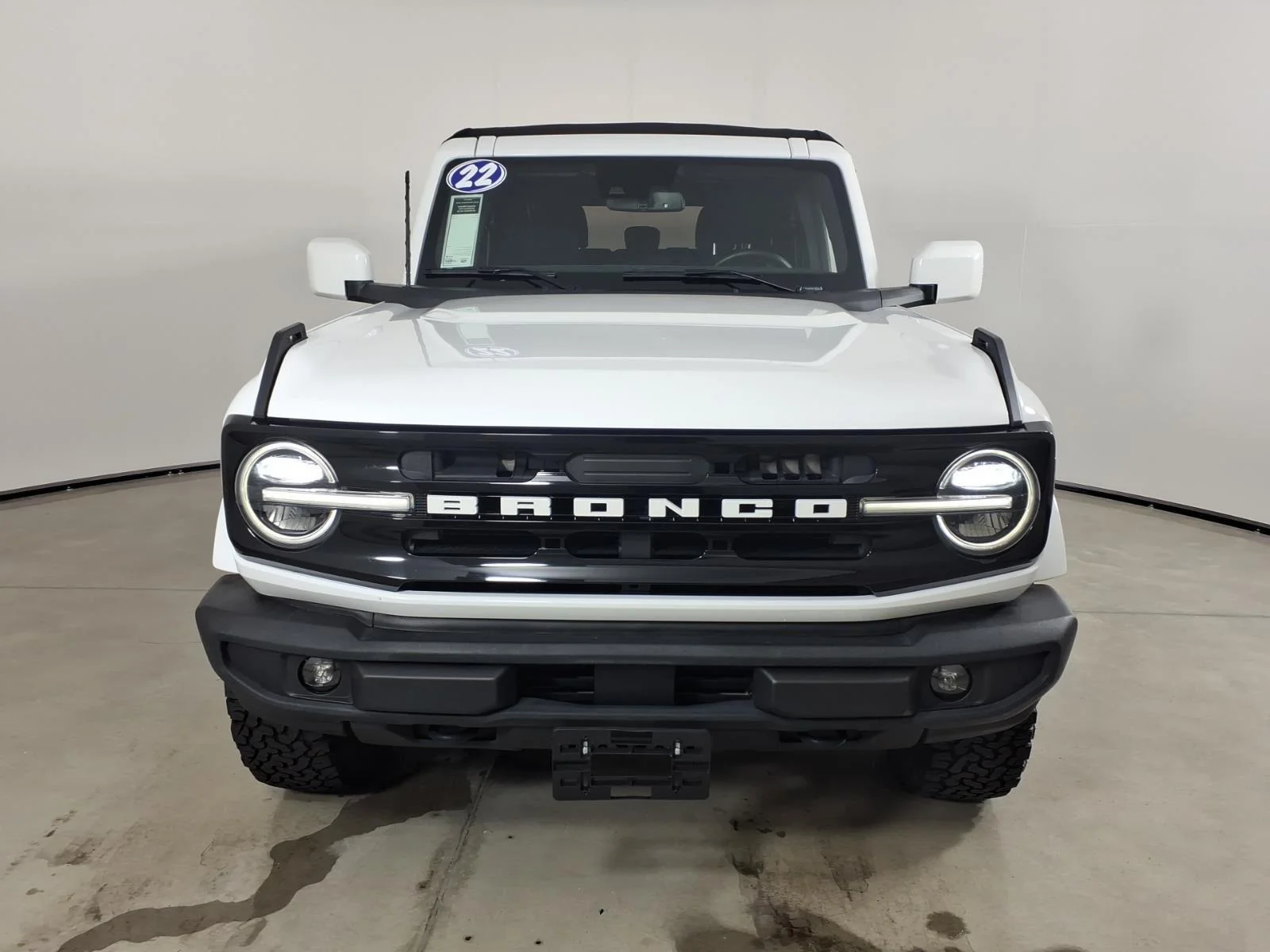 Used 2022 Oxford White Ford Outer Banks Advanced image 9