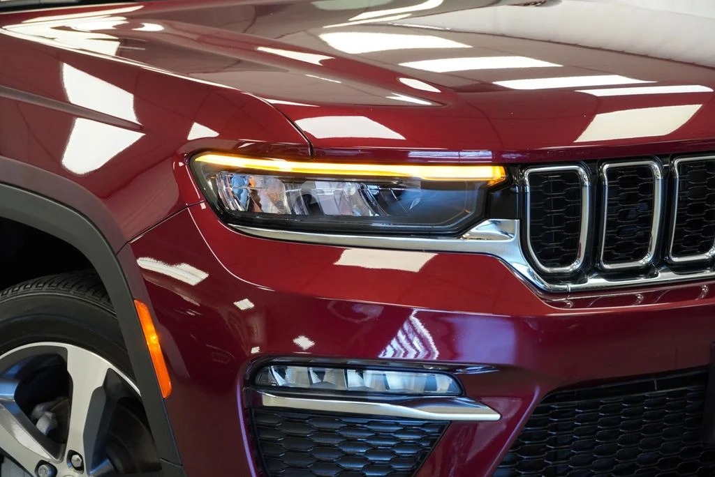 Used 2025 Red Jeep Limited image 9