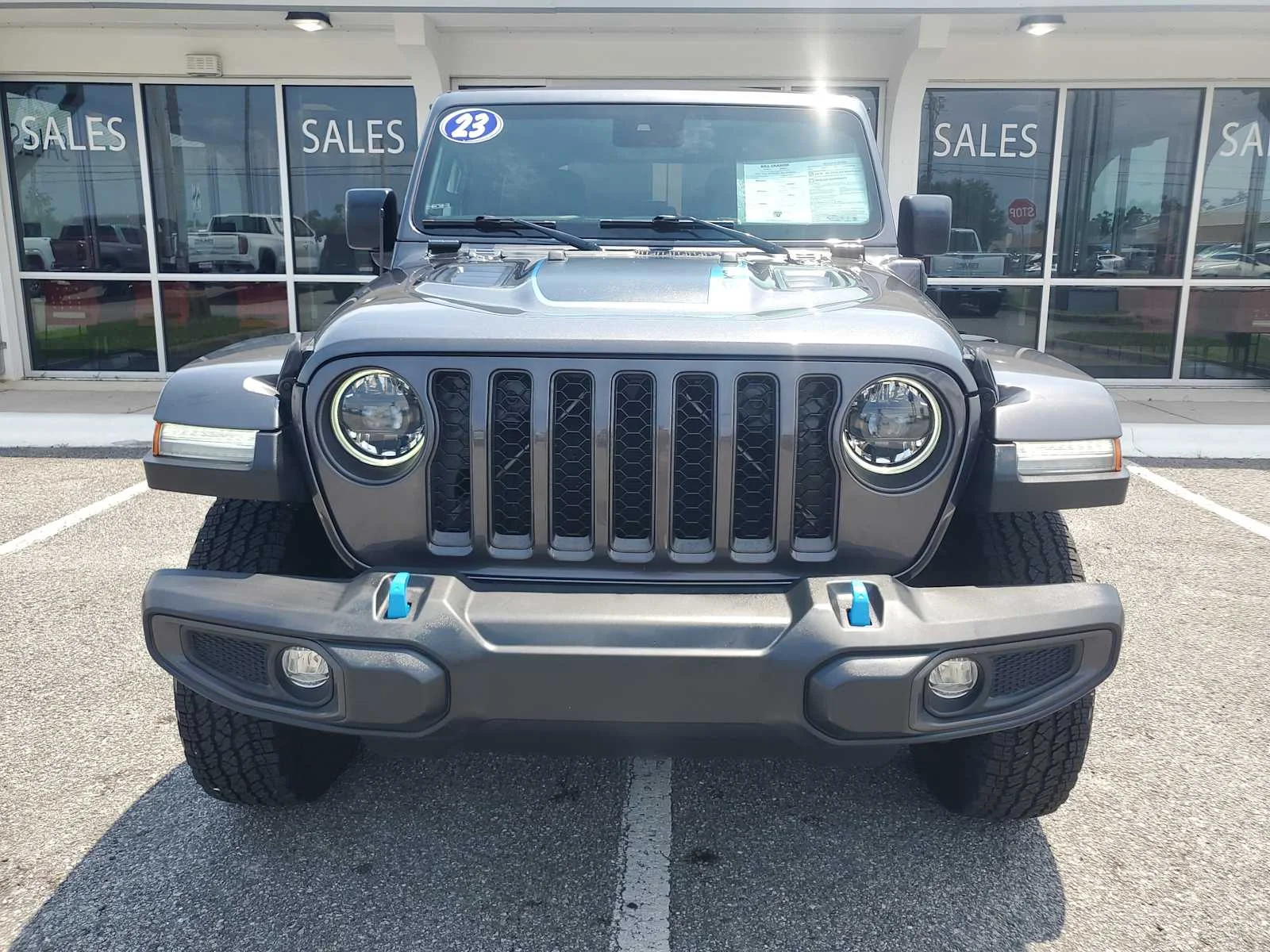 Used 2023 Gray Jeep Rubicon image 12