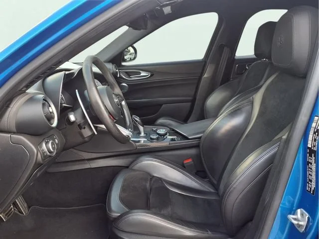 Used 2018  Alfa Romeo  image 18
