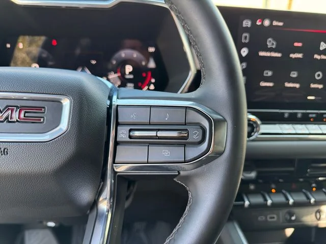 Used 2026 White GMC Elevation image 21