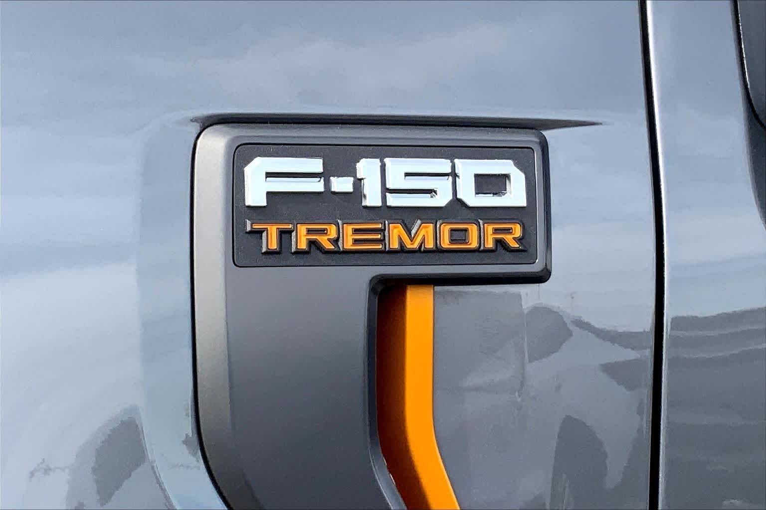 New 2026 M7/CARBONIZED G Ford Tremor image 14