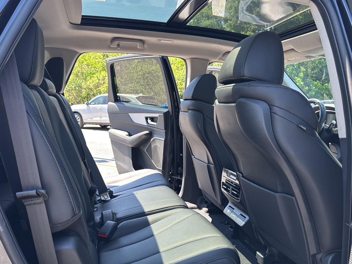 Used 2024 Majestic Black Pearl Acura Base image 25
