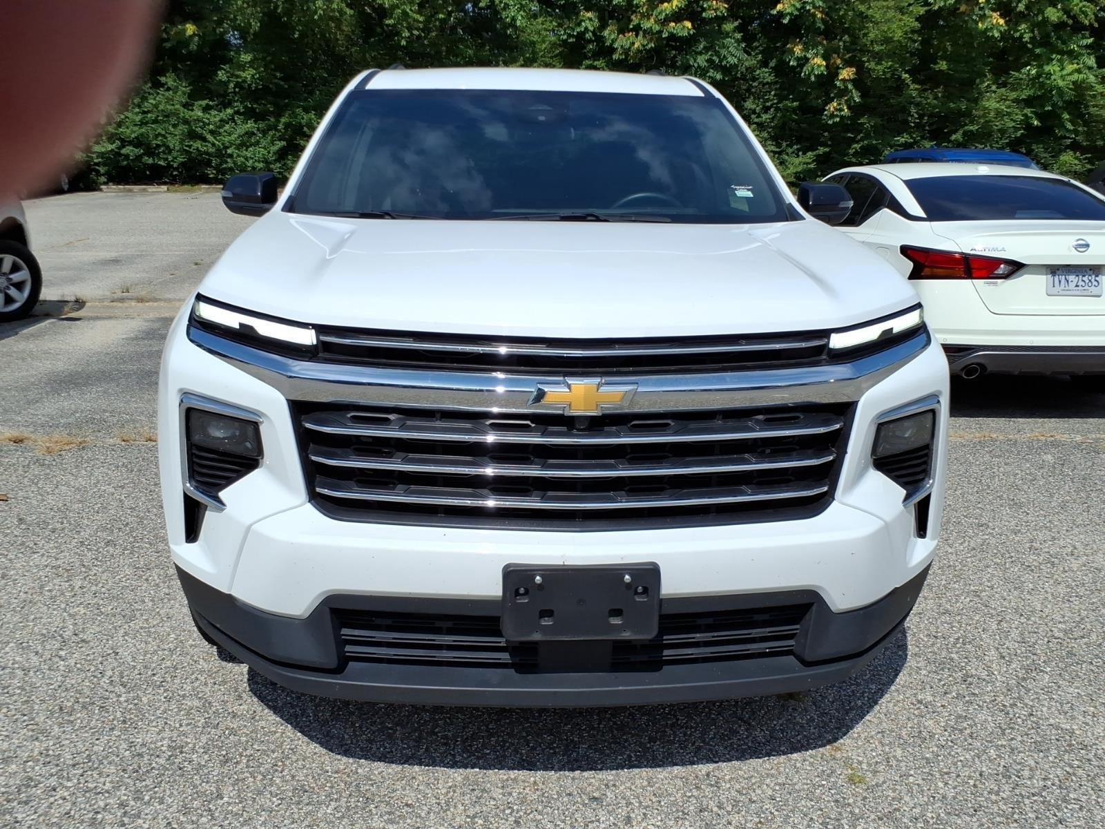 Used 2025 Summit White Chevrolet AWD LT image 2