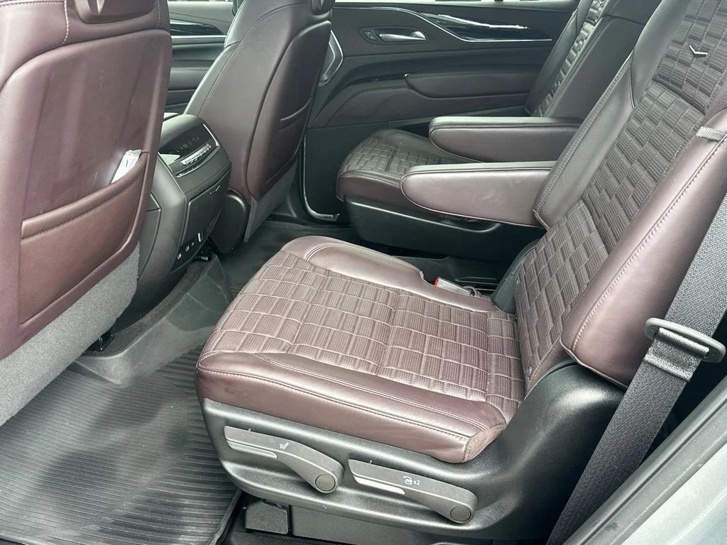 Used 2024 Silver Cadillac Sport Platinum image 22