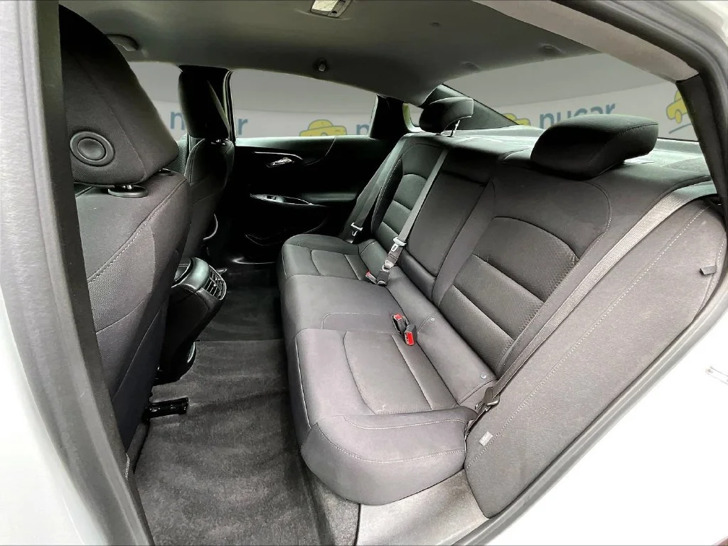 Used 2024 Summit White Chevrolet LT image 15