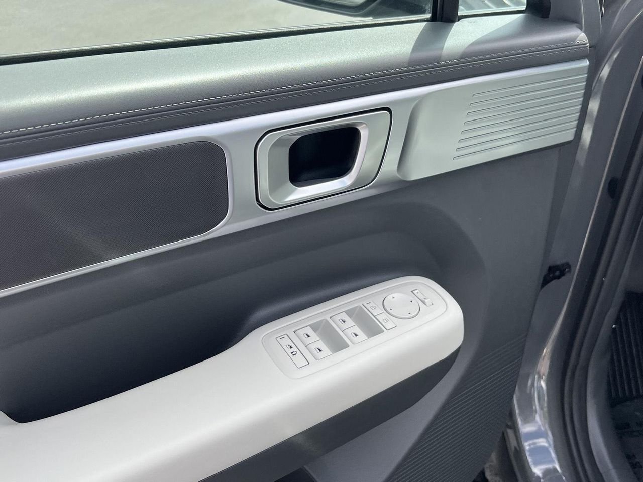 New 2026 Hampton Gray Hyundai SE AWD image 31