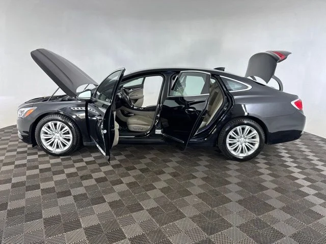 Used 2019 Black Buick Essence image 12