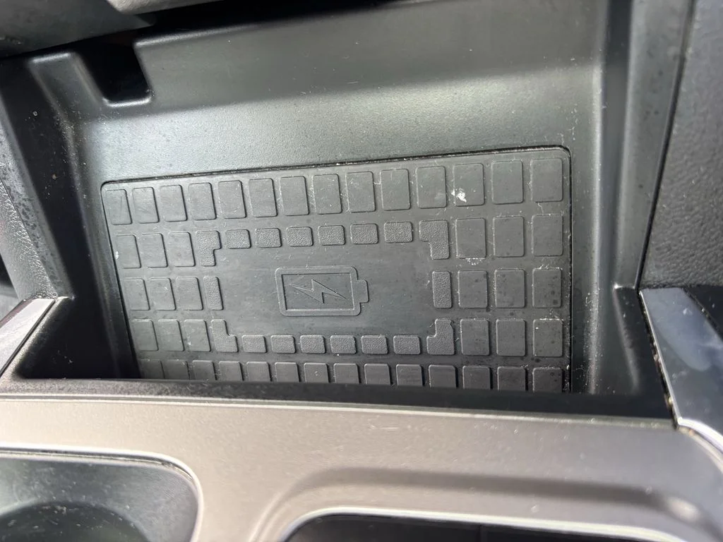 Used 2020 Black Ford Limited image 28