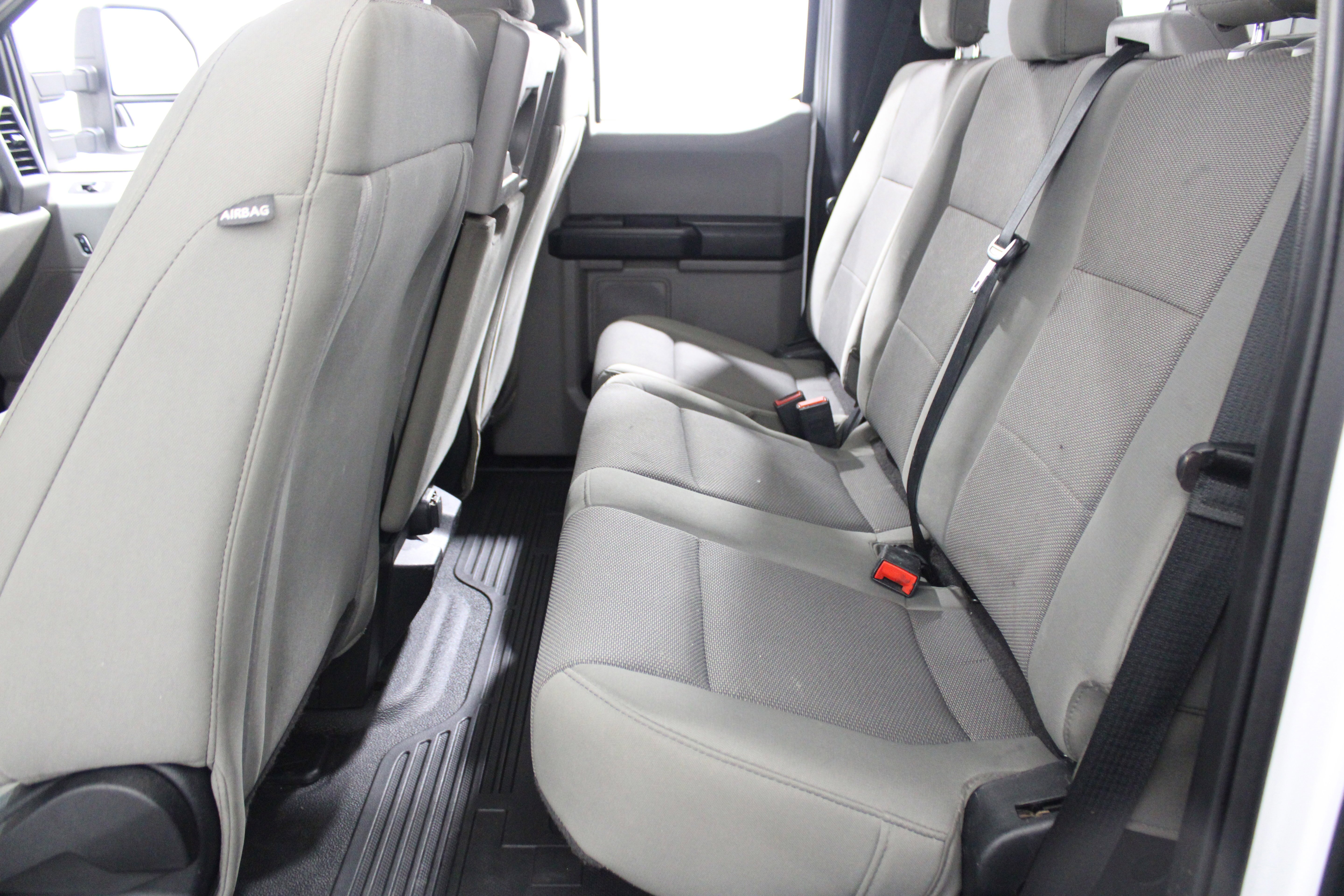 2020 Ford F-350 Super Duty Chassis Cab XL - Photo 18