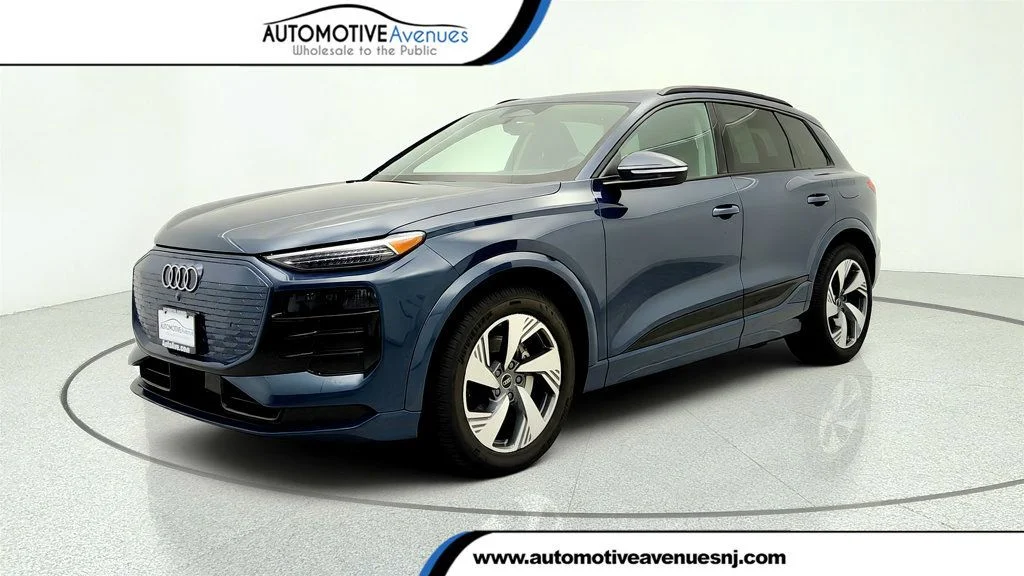 2025 Audi Q6 e-tron Prestige quattro's photo