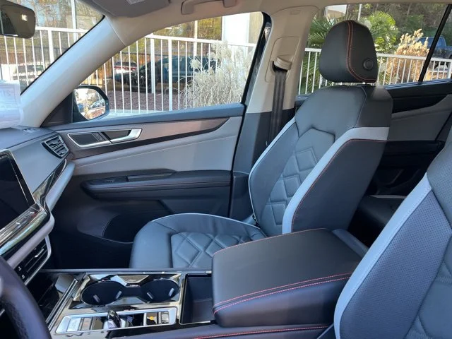 New 2026 Black Volkswagen Peak Edition image 10