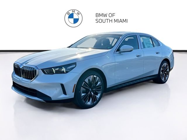 New 2026 White BMW 530i image 3