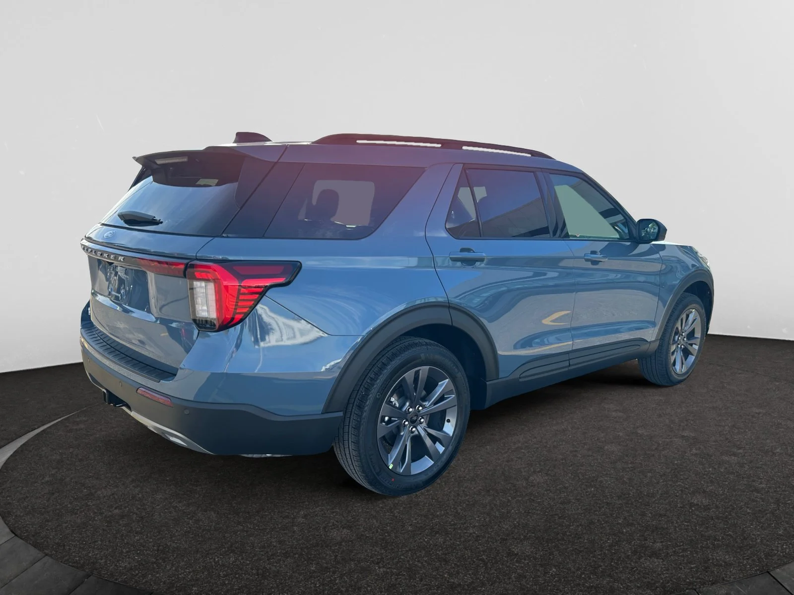 New 2027 Vapor Blue Metallic Ford Active w/200A Pkg image 5