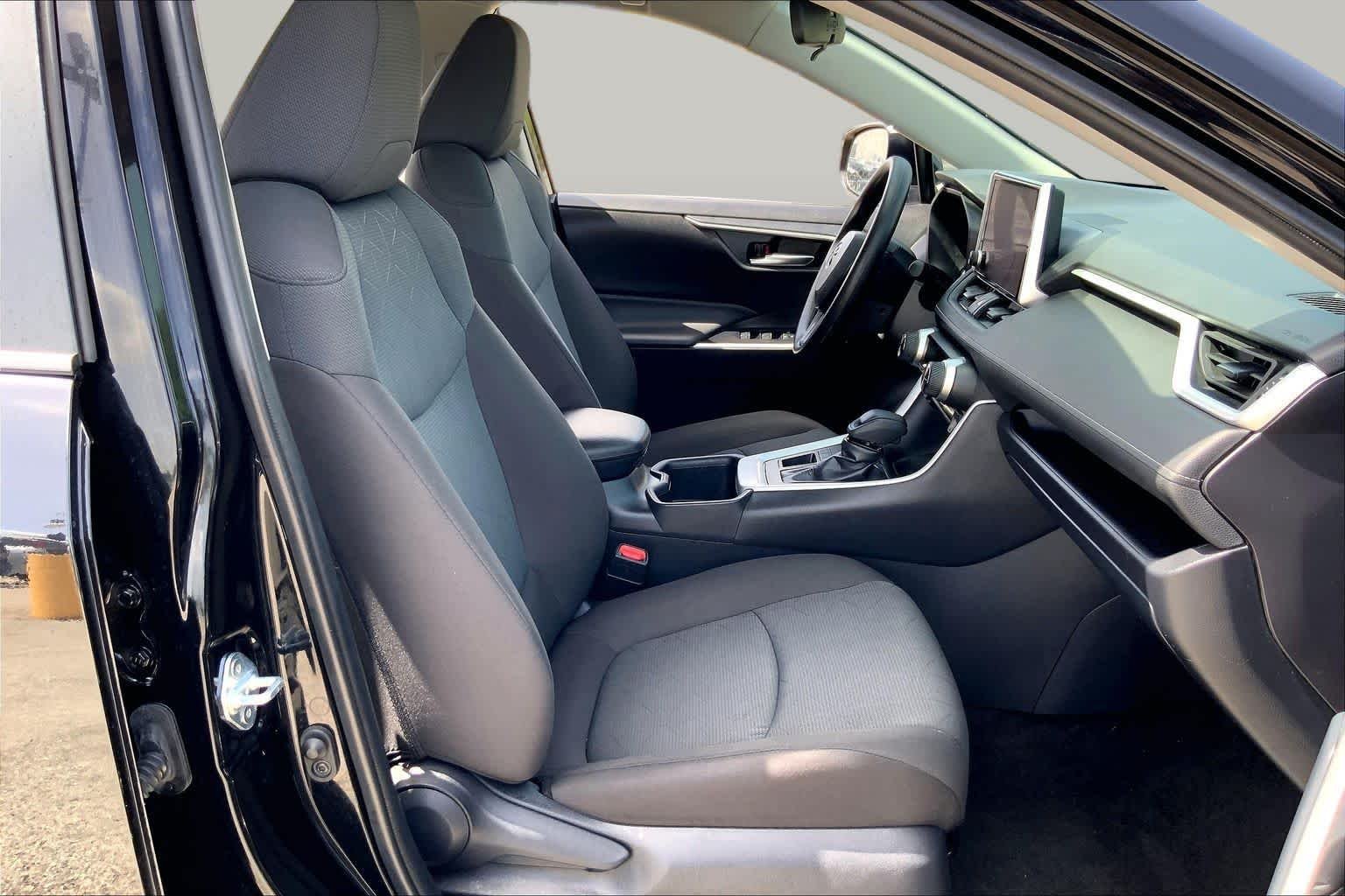 Used 2025 Midnight Black Metallic Toyota XLE image 9
