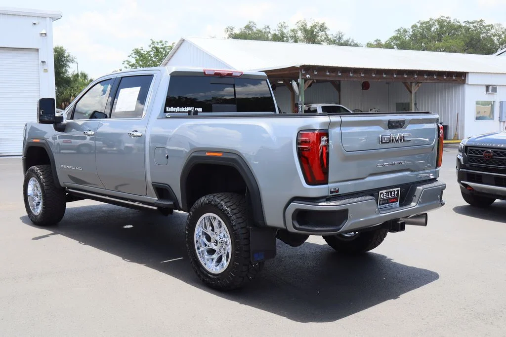 Used 2024 Silver GMC Denali Ultimate image 7