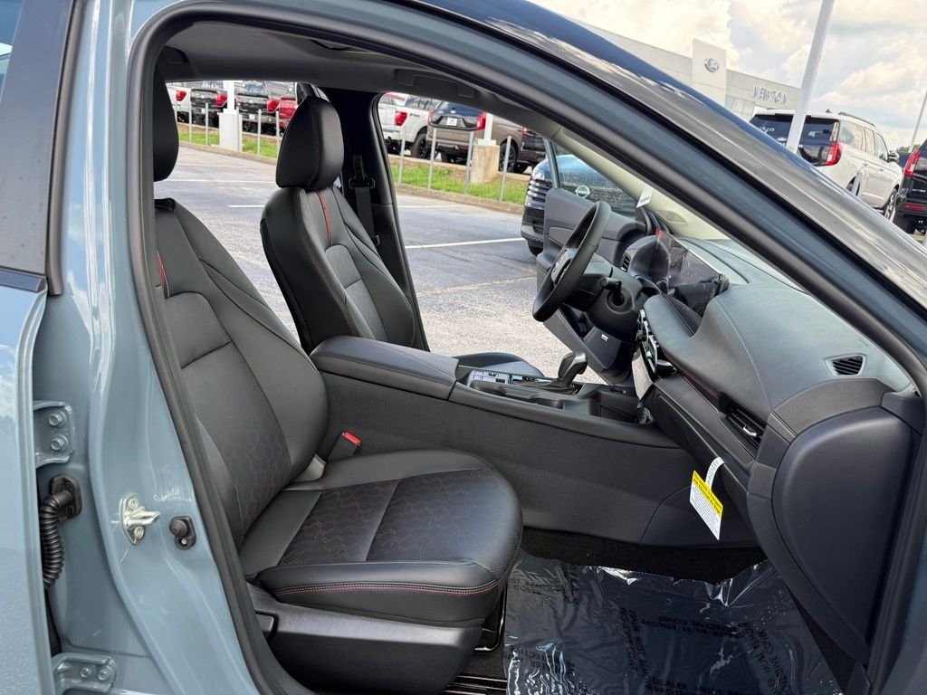 New 2026 Atlantic Gray Metallic / Super Black Two-tone Nissan SR image 19