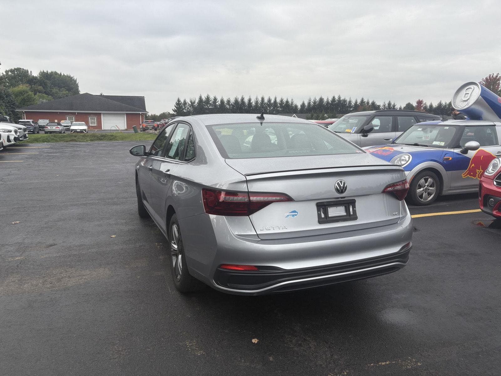Used 2024 Platinum Gray Metallic Volkswagen SE image 5