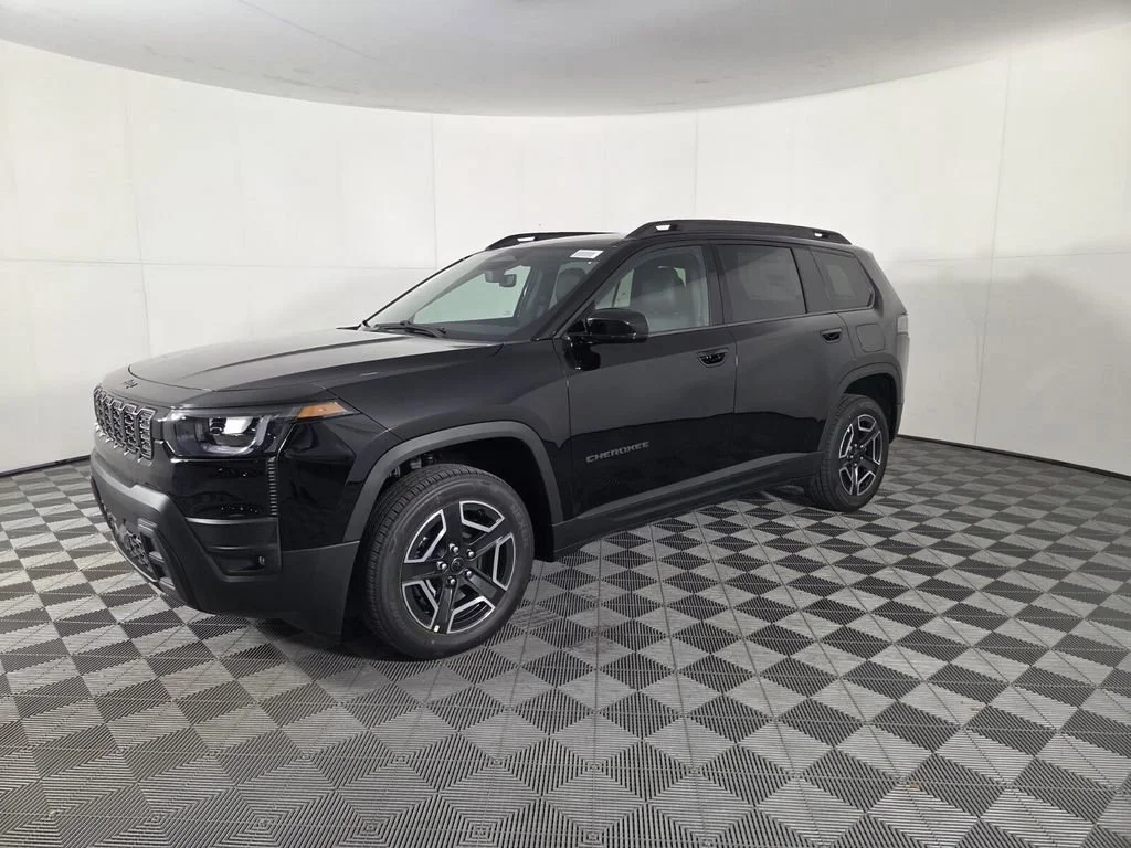 New 2026 Diamond Black Crystal Pearl-Coat Exterior Paint Jeep Limited image 4
