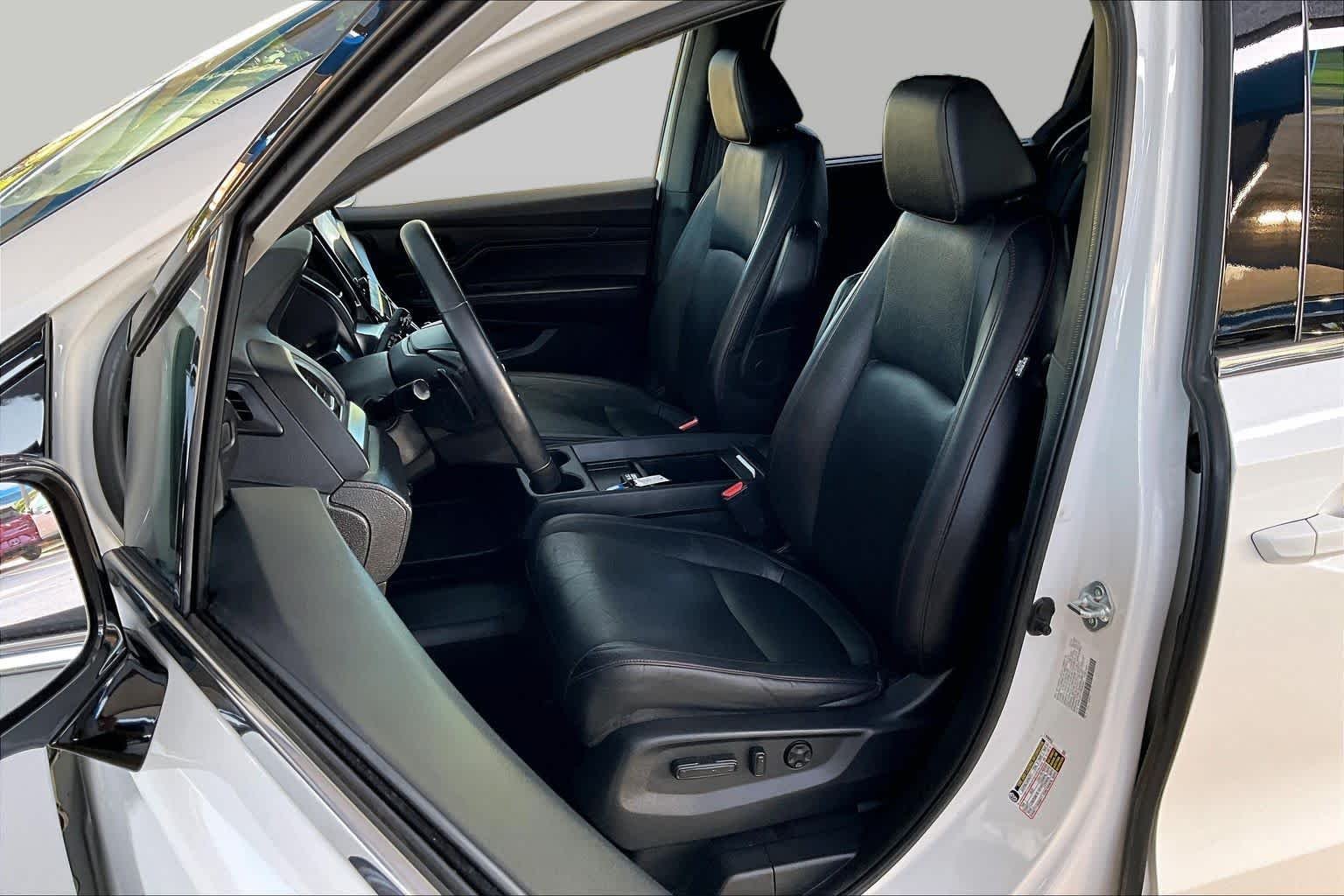 Used 2023 Platinum White Pearl Honda Sport image 8