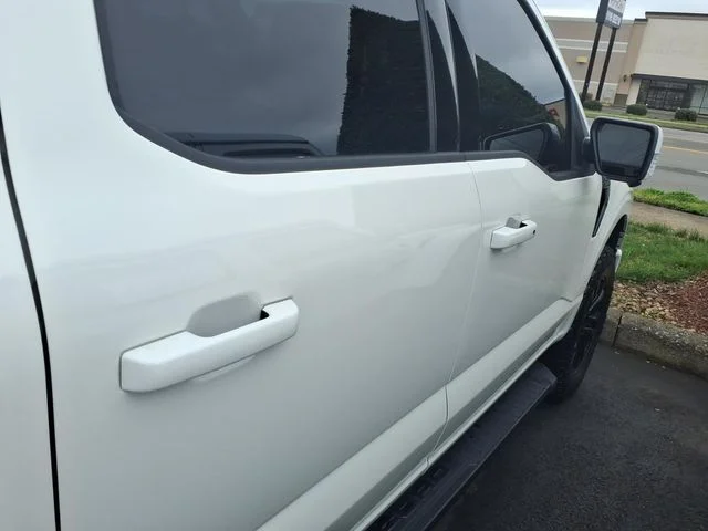 Used 2025 White Metallic Ford Lariat image 22