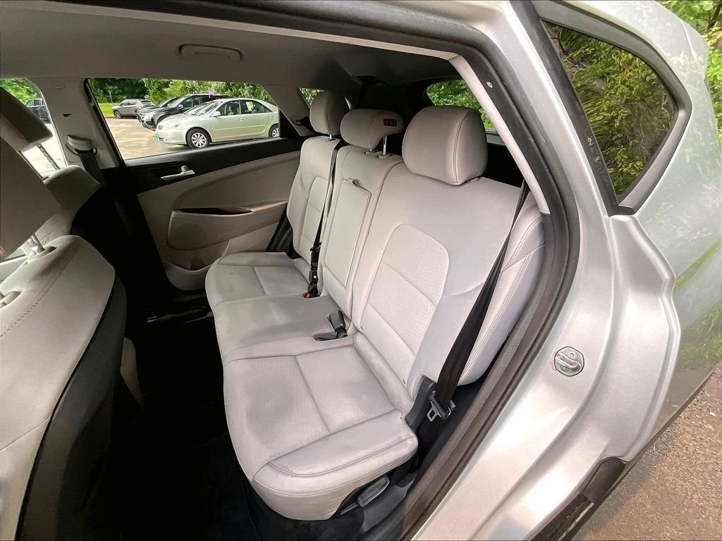 Used 2019 Silver Hyundai SE image 25