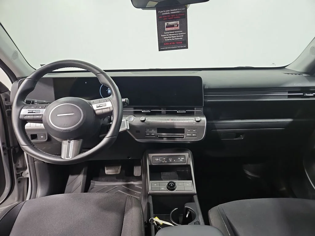 Used 2025 Gray Hyundai SEL Convenience image 19