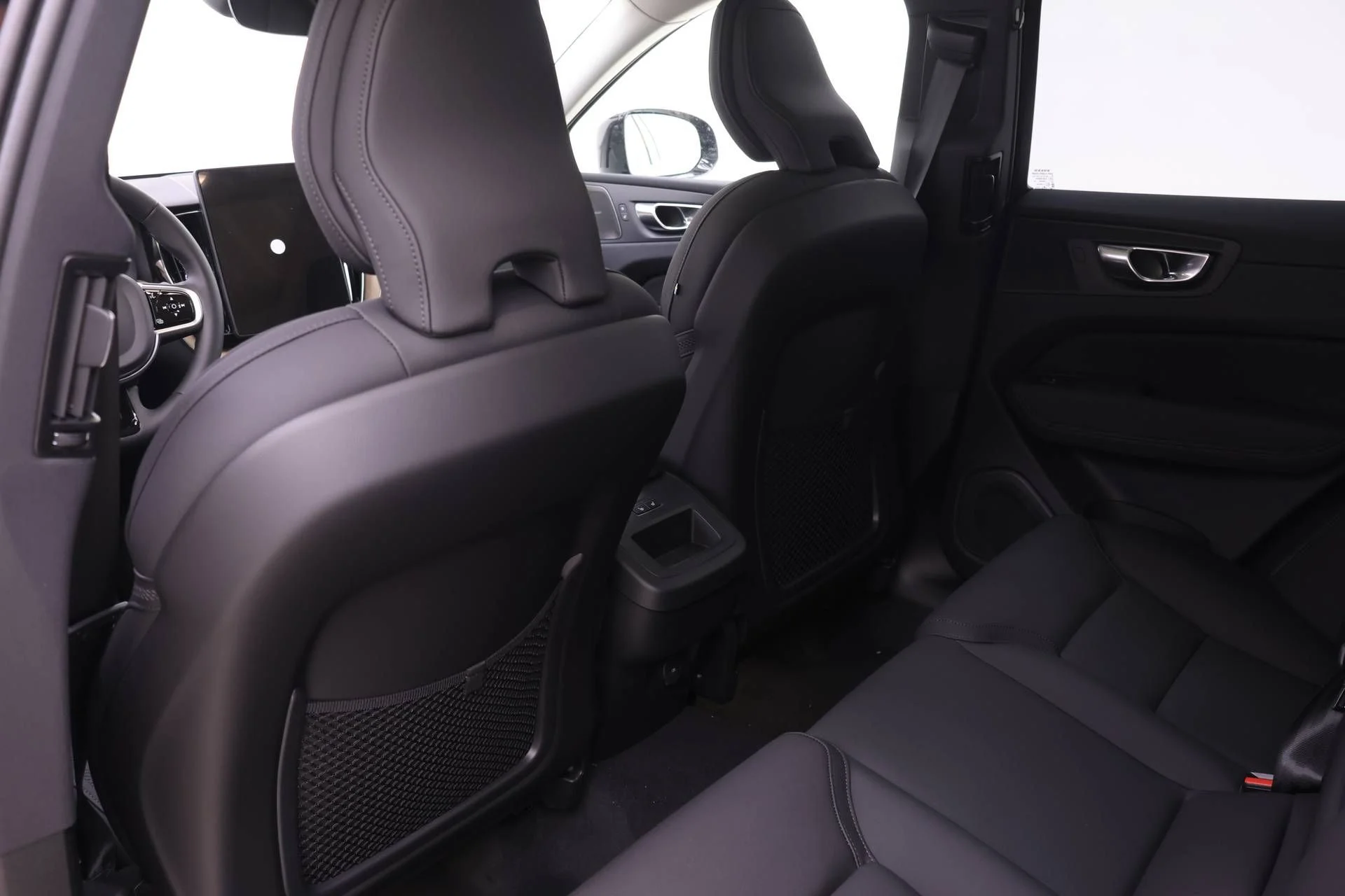 New 2026 Onyx Black Volvo Plus image 13