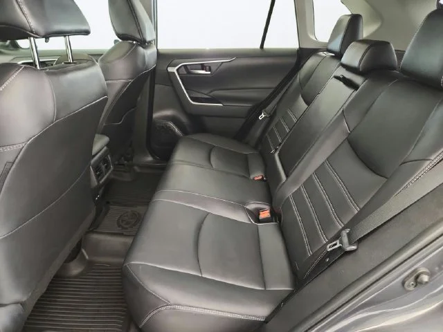 Used 2022 Magnetic Gray Metallic Toyota XLE Premium image 24