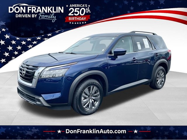 2025 Nissan Pathfinder SV
