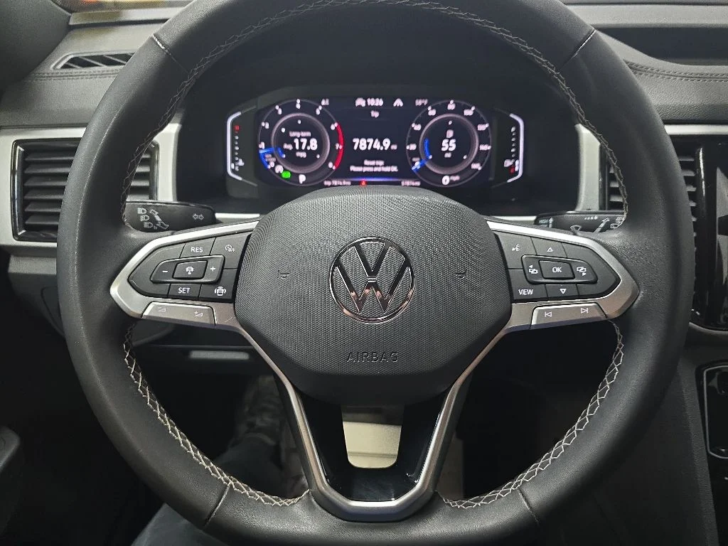 Used 2022 Blue Volkswagen 3.6L V6 SE w/Technology image 18