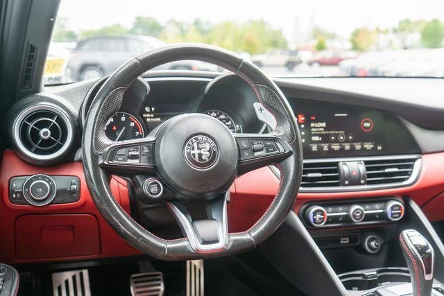 Used 2021 White Alfa Romeo Ti Sport image 21