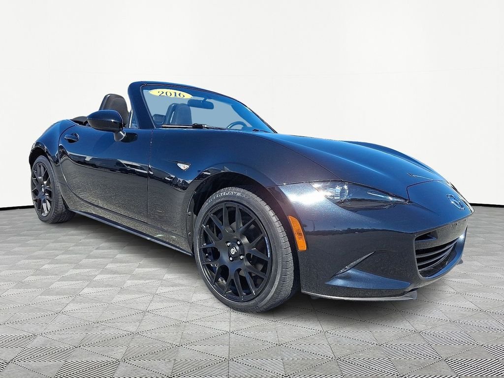 2016 Mazda MX-5 Miata Sport's photo