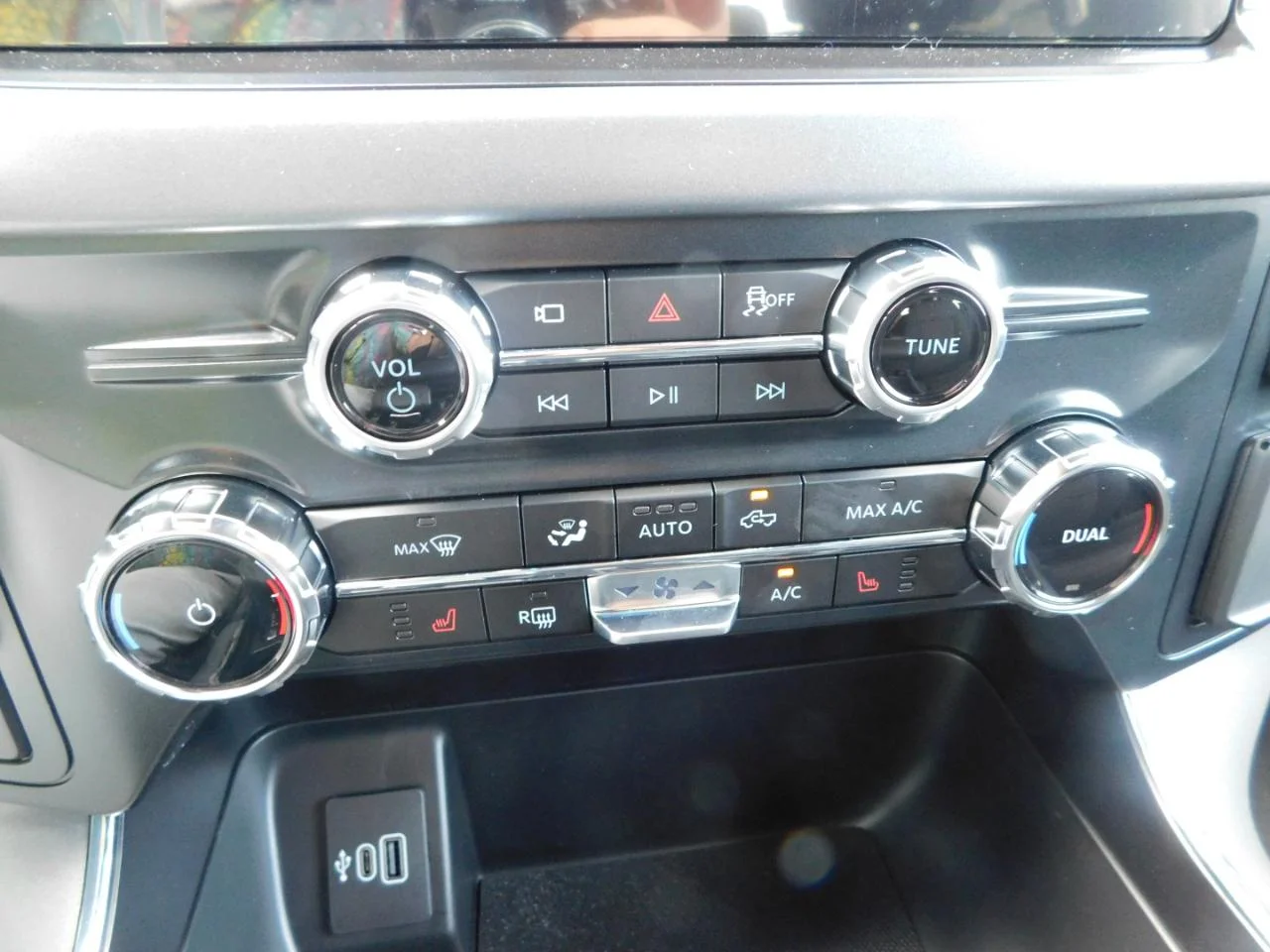 New 2026 Oxford White Ford XLT image 40