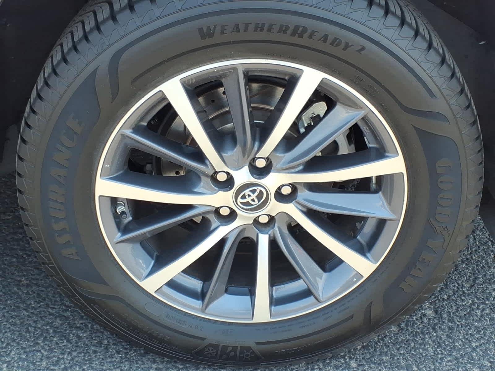Used 2017 Blizzard Pearl Toyota XLE image 11