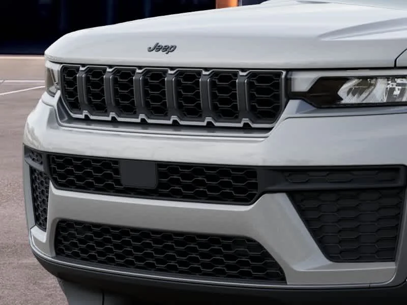 New 2026 Silver Zynith Jeep Laredo Altitude image 11